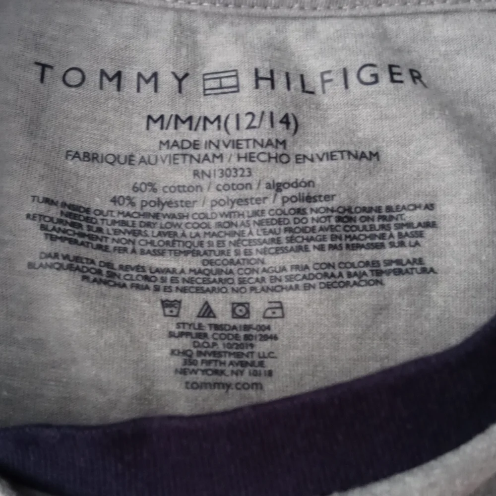 TOMMY HILFIGER YOUTH BOYS' SHORT SLEEVE LOGO T-SHIRT. SIZE M (12-14).GRAY - Picture 3 of 8